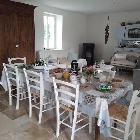 Chambre D Hotes La Barriere Channay-sur-Lathan Eksteriør bilde